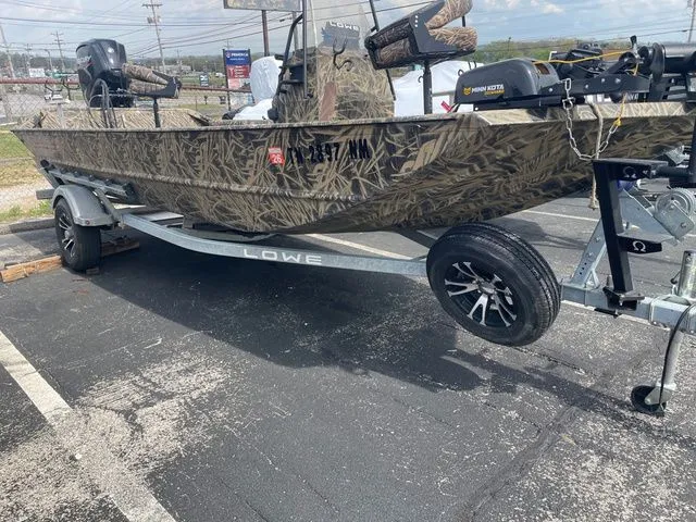 The Image of Lowe Roughneck 1860 Tunnel Jet 2023 - 1