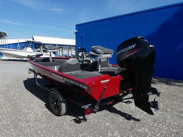 Slide: The Image of Tracker Pro Team 175 TF 2015 - 6