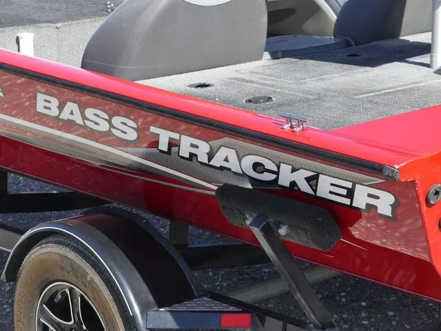 Slide: The Image of Tracker Pro Team 175 TF 2015 - 7