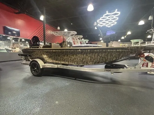 The Image of Thor 1900 Lake Hammer Center Console Elite 2026 - 1