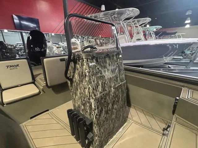 Slide: The Image of Thor 1900 Lake Hammer Center Console Elite 2026 - 15