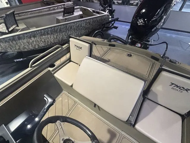 Slide: The Image of Thor 1900 Lake Hammer Center Console Elite 2026 - 19