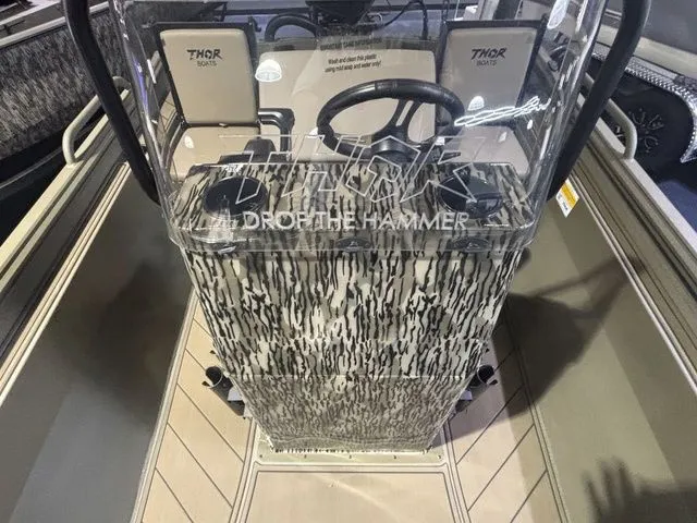 Slide: The Image of Thor 1900 Lake Hammer Center Console Elite 2026 - 22