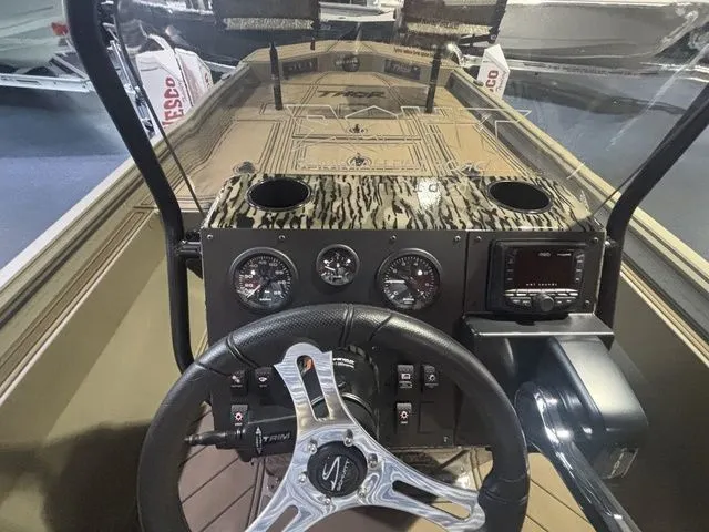 Slide: The Image of Thor 1900 Lake Hammer Center Console Elite 2026 - 23