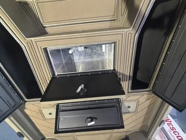 Slide: The Image of Thor 1900 Lake Hammer Center Console Elite 2026 - 29