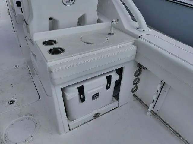 Slide: The Image of Edgewater 248CX Crossover 2023 - 8