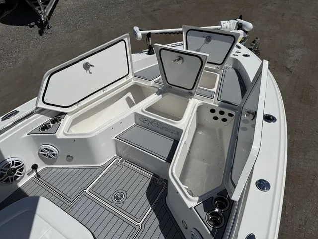 Slide: The Image of Crevalle Hybrid Crossover 26 HCO 2024 - 11