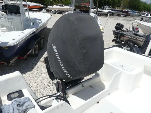 Slide: The Image of Key Largo 236 Center Console 2004 - 4