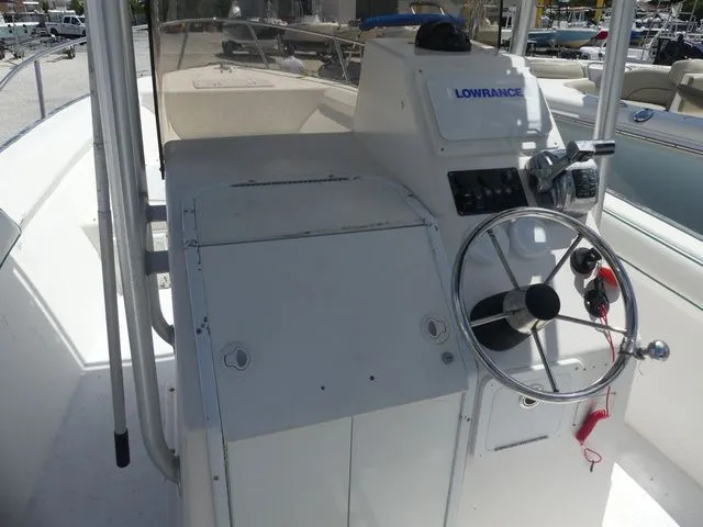 Slide: The Image of Key Largo 236 Center Console 2004 - 5