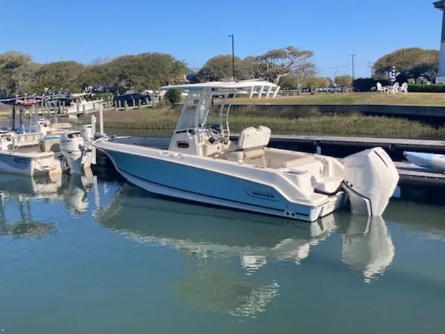 The Image of Boston Whaler 230 Outrage 2021 - 1