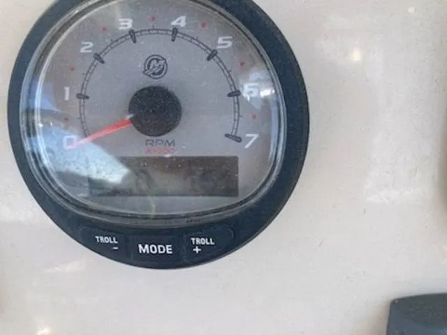 Slide: The Image of Boston Whaler 230 Outrage 2021 - 3