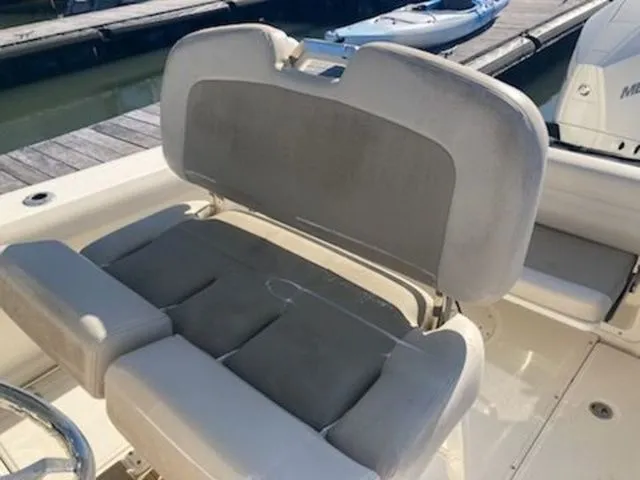 Slide: The Image of Boston Whaler 230 Outrage 2021 - 9