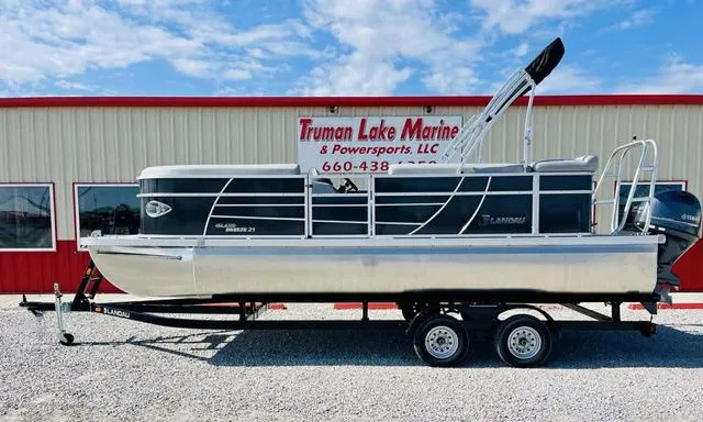 The Image of Landau Island Breeze 21C L-Shaped Rear powered by a 90HP 2026 - 1