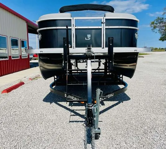 Slide: The Image of Landau Island Breeze 21C L-Shaped Rear powered by a 90HP 2026 - 5