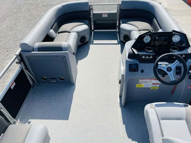 Slide: The Image of Landau Island Breeze 21C L-Shaped Rear powered by a 90HP 2026 - 6