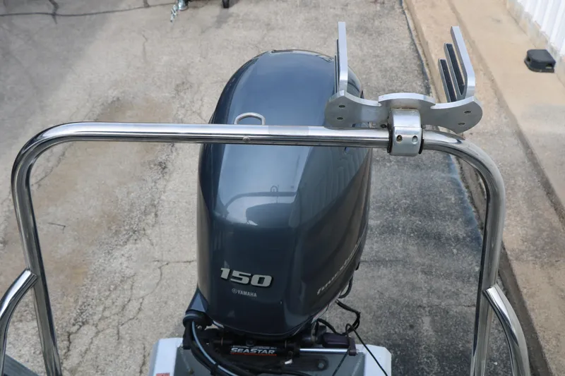 Slide: The Image of 2017 Berkshire 22 E CTS boat with Yamaha 150 outboard motor, viewed from above. - 36