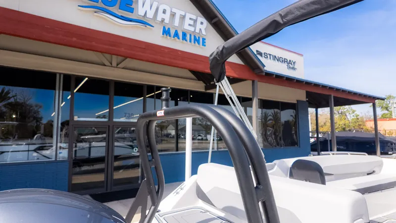 Slide: The Image of Starcraft SV 18 OB 2026 at Blue Water Marine store. - 6