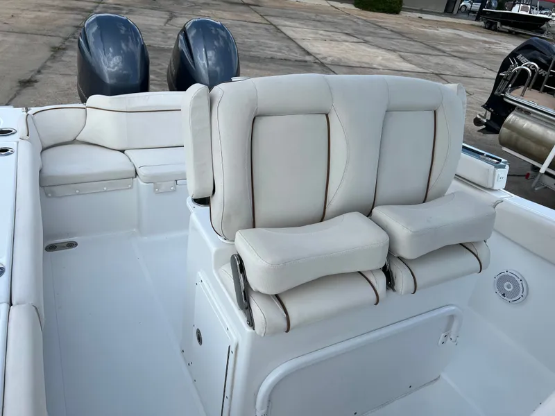 Slide: The Image of Sea Hunt Ultra 265 SE 2022 - 10