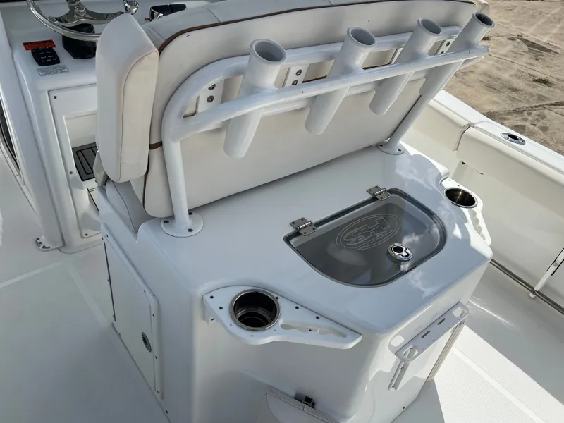 Slide: The Image of Sea Hunt Ultra 265 SE 2022 - 6