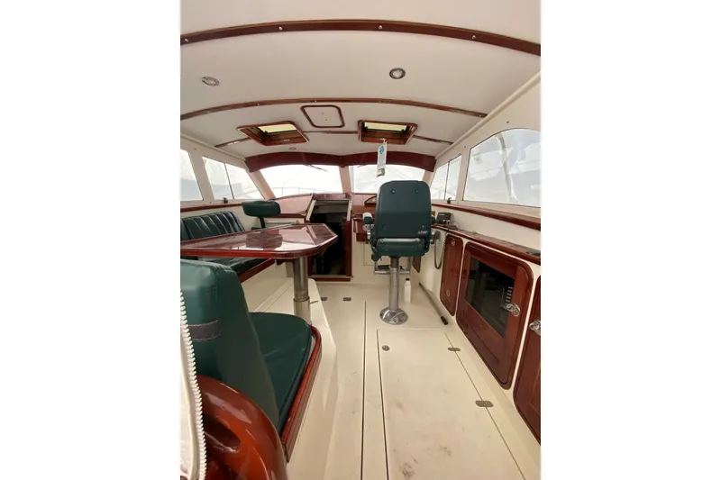 Slide: The Image of Pilot bridge with seating for 6. - 4