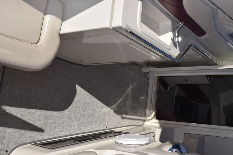 Slide: The Image of Regal Commodore 322 1997 - 14