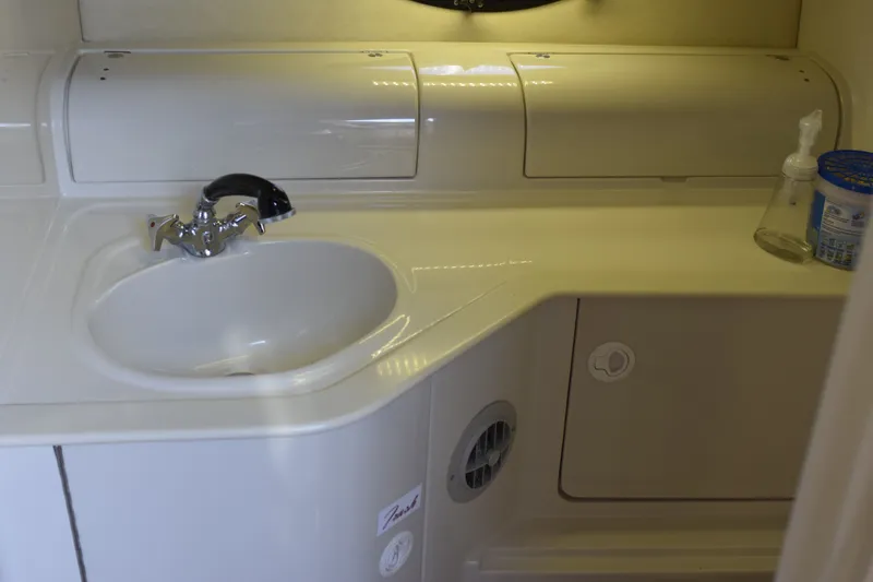 Slide: The Image of Regal Commodore 322 1997 - 22