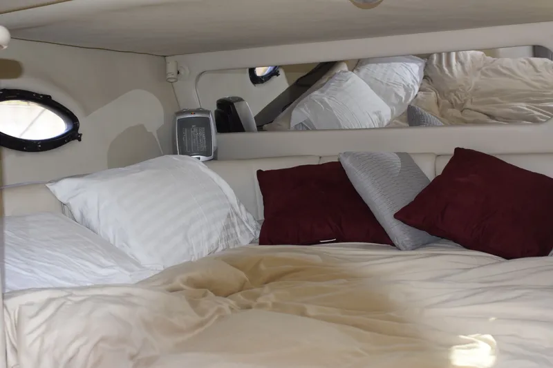 Slide: The Image of Regal Commodore 322 1997 - 27