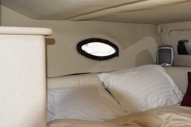 Slide: The Image of Regal Commodore 322 1997 - 28