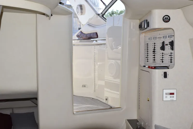 Slide: The Image of Regal Commodore 322 1997 - 36