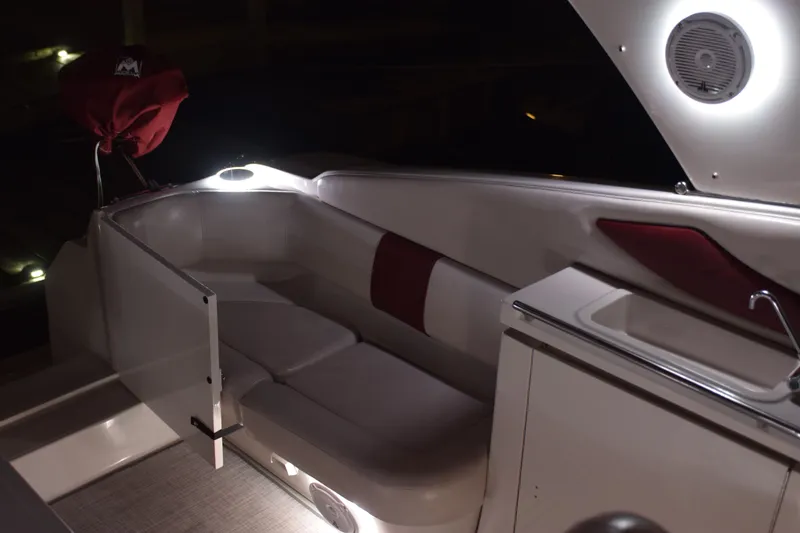 Slide: The Image of Regal Commodore 322 1997 - 44