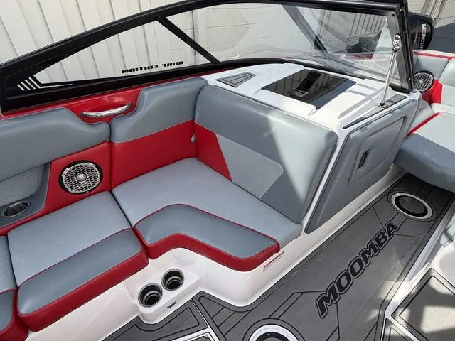 Slide: The Image of Moomba Helix 2017 - 15