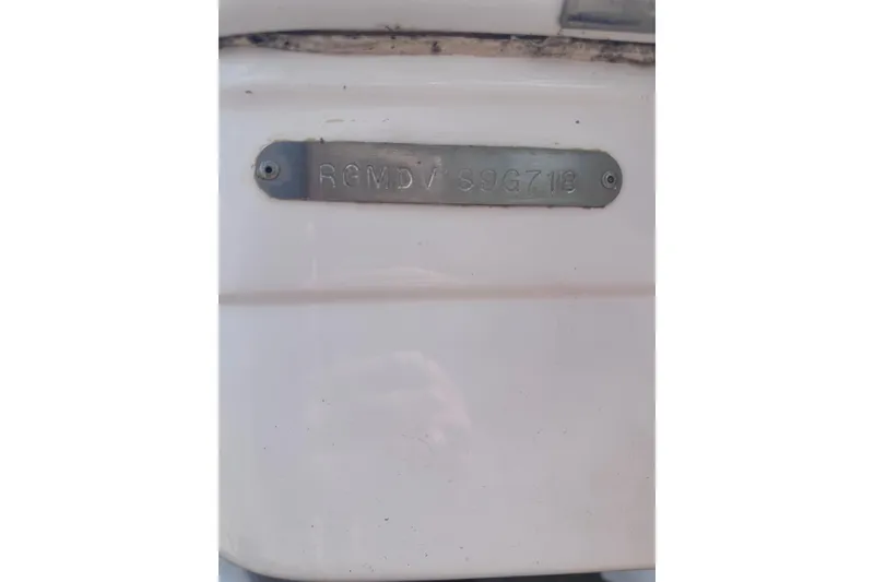 Slide: The Image of 2018 Regal 22 FasDeck boat identification plate with serial number. - 12
