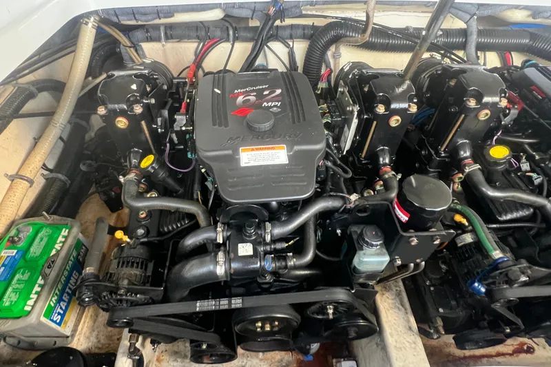 Slide: The Image of Engine compartment of a 2008 Formula 310 Sun Sport with MerCruiser 6.2 MPI engine. - 32