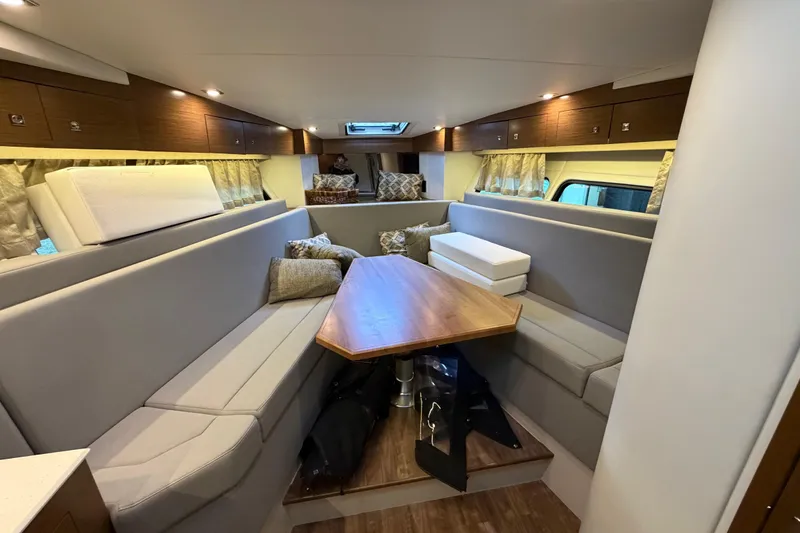 Slide: The Image of Mercury Marine display on 2015 Cruisers Yachts 390 Express Coupe showing engine hours. - 22