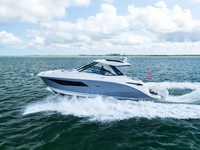 Slide: The Image of Sea Ray Sundancer 320 Outboard 2022 - 37