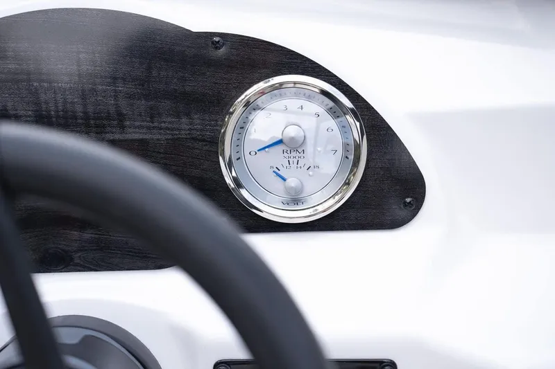 Slide: The Image of Tachometer of the 2026 Stingray 191 DC boat. - 12