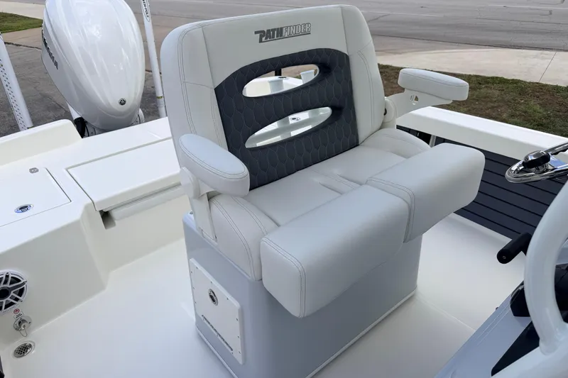 Slide: The Image of Captain's chair on 2026 Pathfinder 2400 TRS boat, featuring sleek design and comfortable seating. - 40