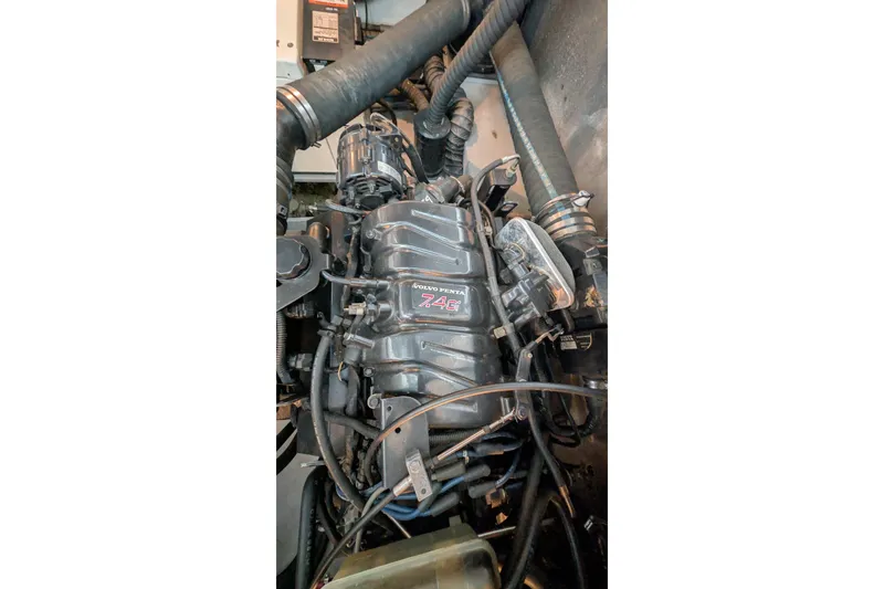 Slide: The Image of Volvo Penta 7.4Gi engine in 2001 Wellcraft 3300 Martinique boat. - 72