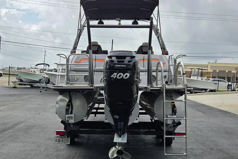 Slide: The Image of 2021 Berkshire 25 Sport CL DC 3.0+ pontoon boat with powerful outboard motor. - 4