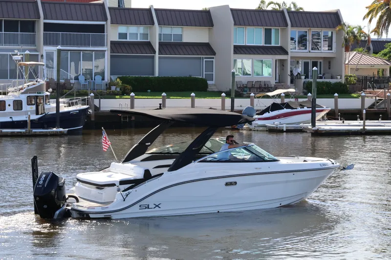Slide: The Image of Sea Ray 260 SLX OB 2026 - 6