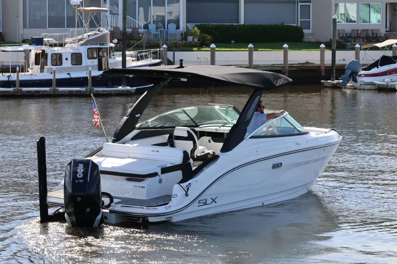 Slide: The Image of Sea Ray 260 SLX OB 2026 - 5