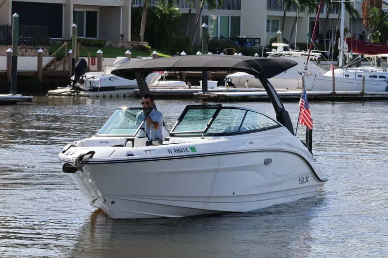 Slide: The Image of Sea Ray 260 SLX OB 2026 - 10