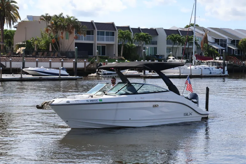 Slide: The Image of Sea Ray 260 SLX OB 2026 - 11