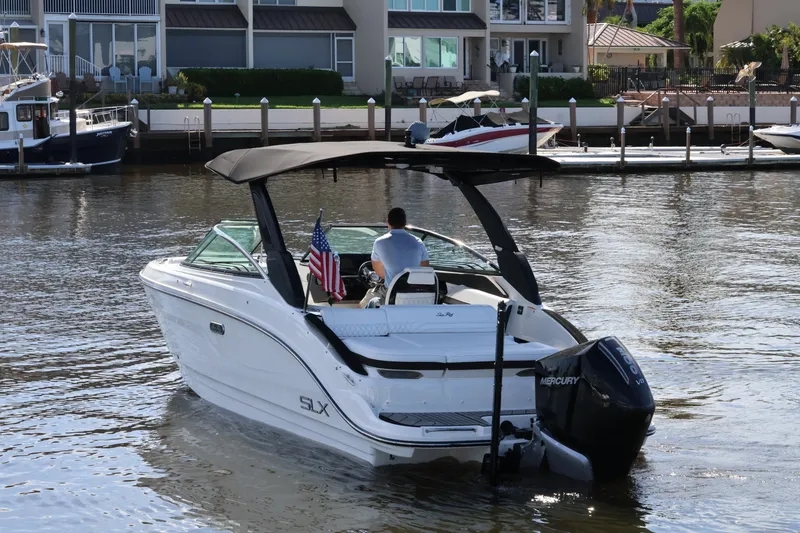 Slide: The Image of Sea Ray 260 SLX OB 2026 - 3