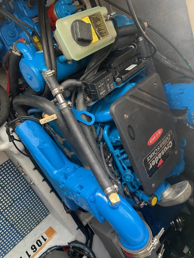 Slide: The Image of Engine compartment with 2008 Cruisadres - 44