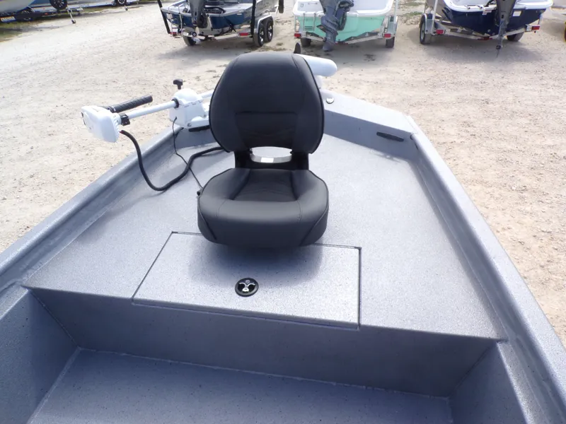 Slide: The Image of 2026 Xpress XP18CC boat with seat and controls. - 29