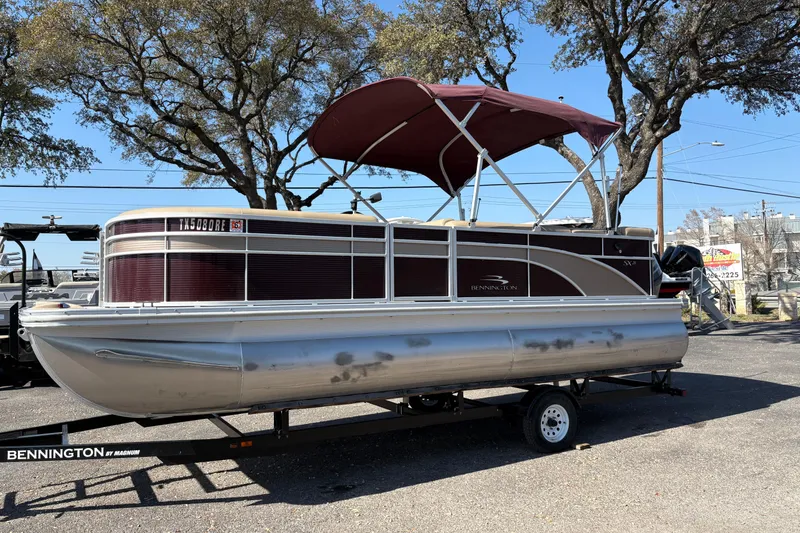 The Image of Bennington 21 SLX 2016 - undefined