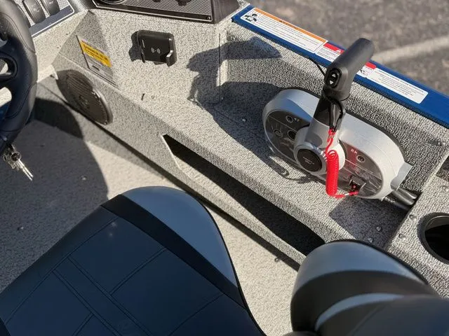 Slide: The Image of Lund 1775 Adventure Sport 2026 - 11