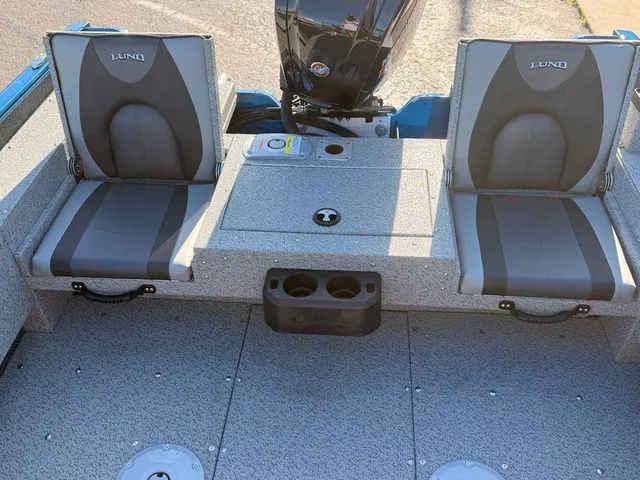 Slide: The Image of Lund 1775 Adventure Sport 2026 - 13