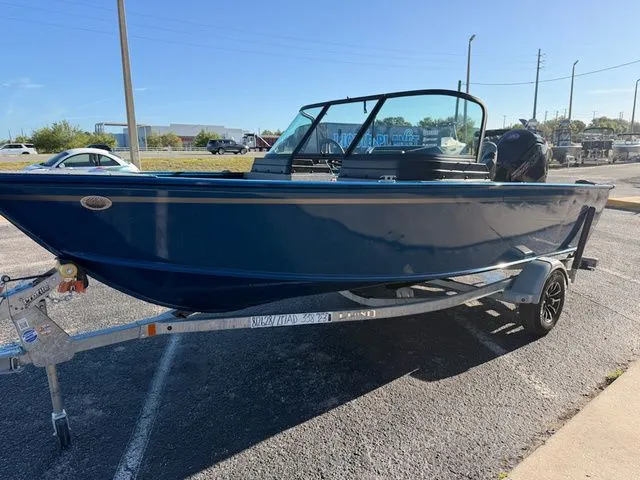 Slide: The Image of Lund 1775 Adventure Sport 2026 - 6